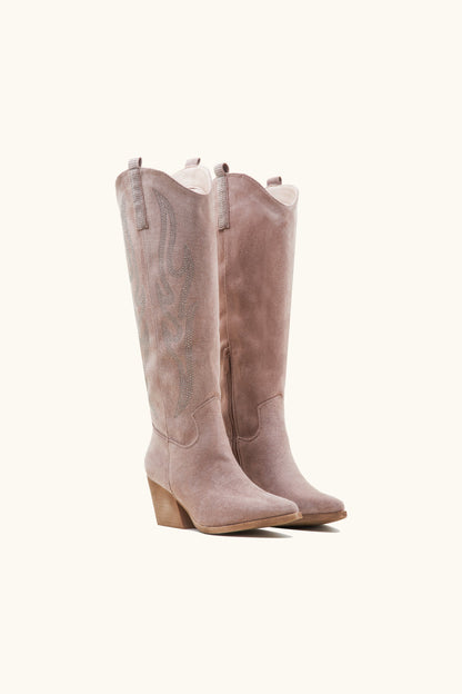 BOTAS DE ANTE — AUTENTICIDAD Y ESTILO EN CADA PASO