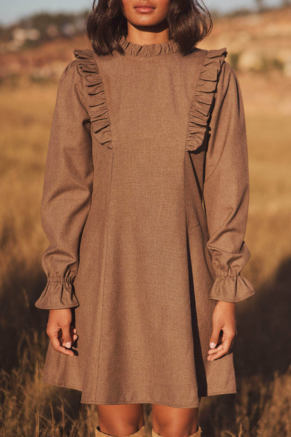 VESTIDO CORTO MARRÓN — LIGEREZA Y ELEGANCIA