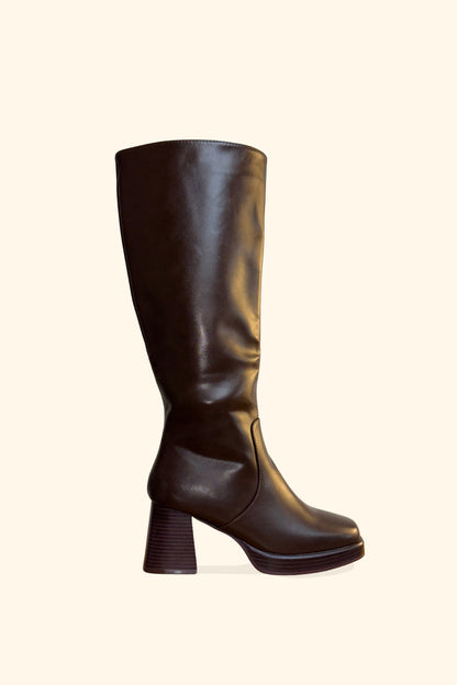 BOTAS ALTAS — ESTILO Y CONFORT QUE MARCAN TENDENCIA