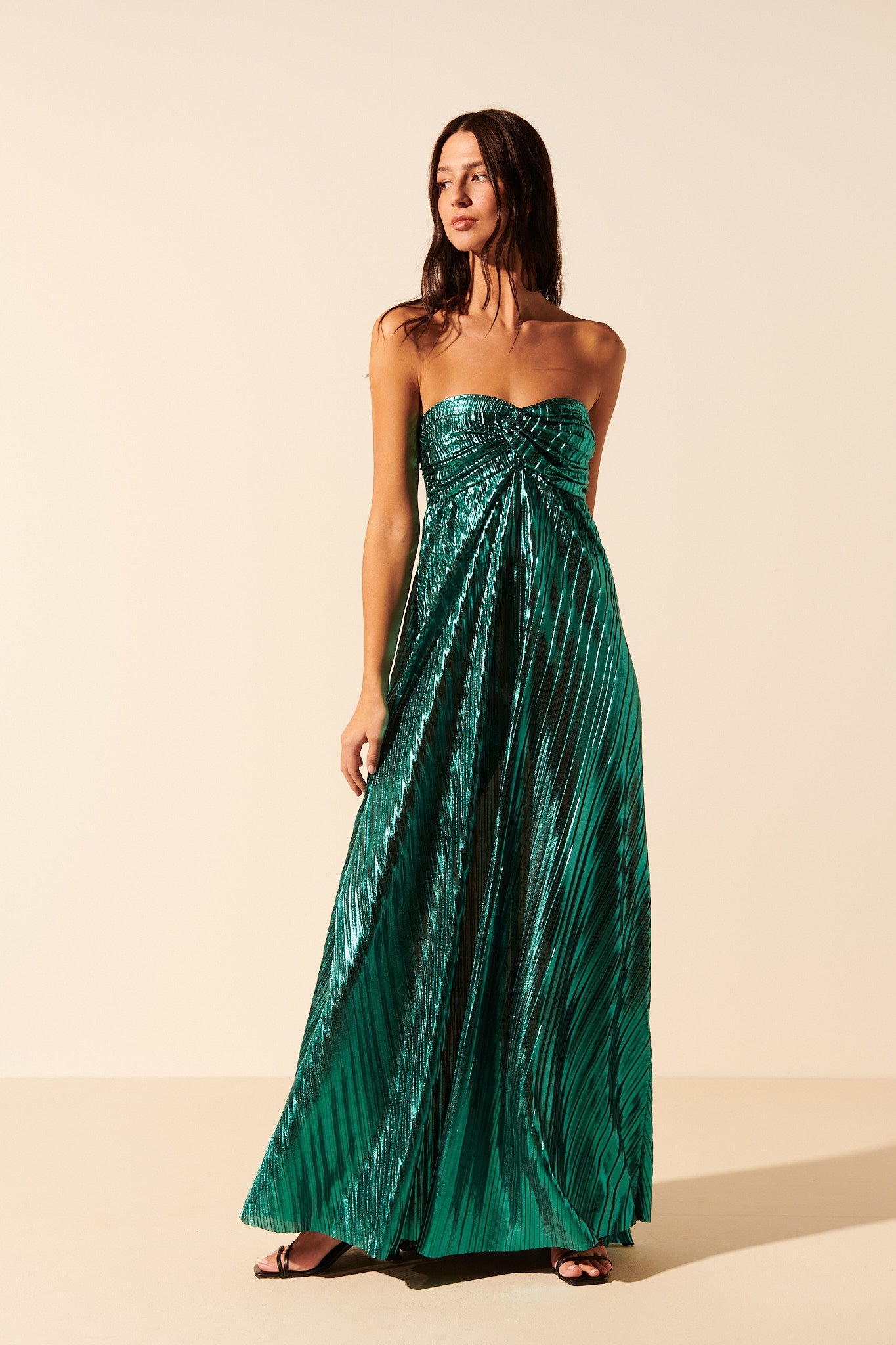 VESTIDO LARGO PALABRA DE HONOR — ELEGANCIA Y GLAMOUR