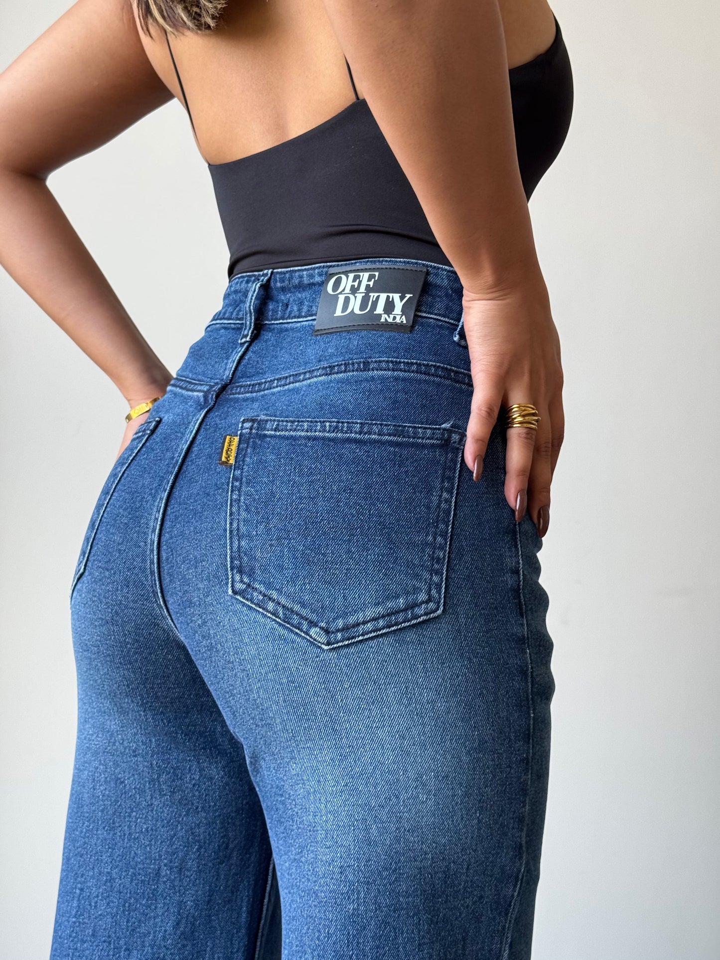 VAQUERO IMPRESCINDIBLE — ESTILO Y COMODIDAD ATEMPORAL