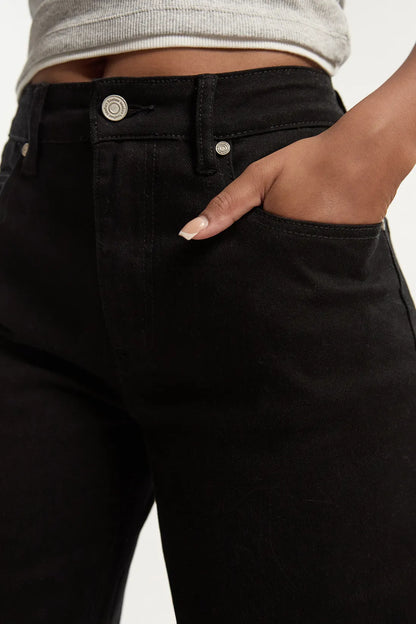 VAQUERO NEGRO — LA ELEGANCIA ATEMPORAL QUE NUNCA FALLA