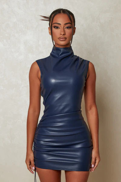 VESTIDO — AUDACIA Y ELEGANCIA, TODO EN UNO